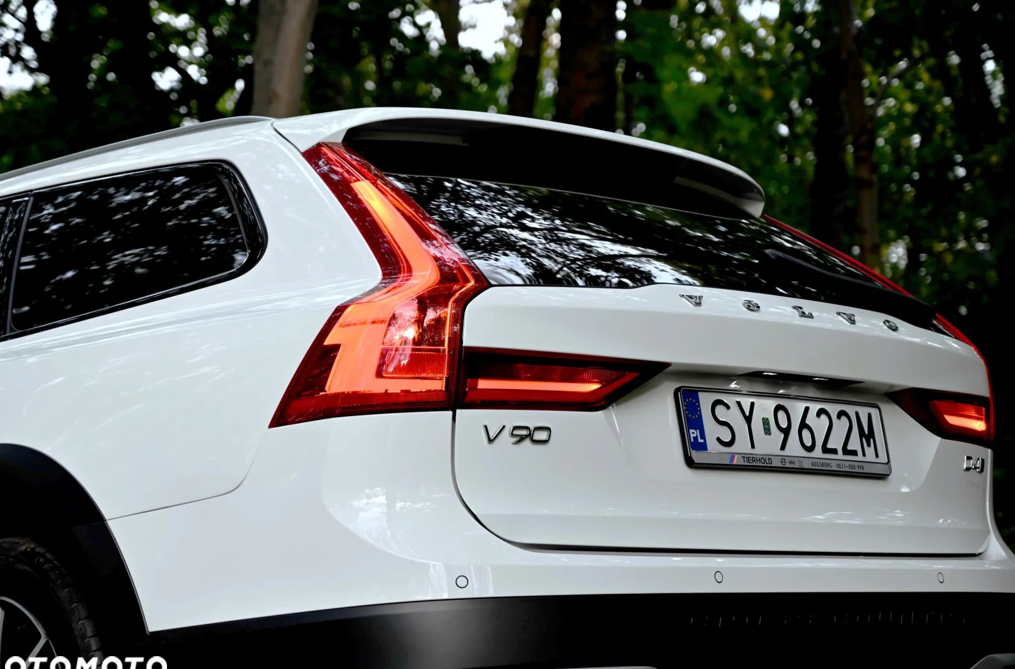 Volvo V90 Cross Country cena 129900 przebieg: 169000, rok produkcji 2019 z Pobiedziska małe 781